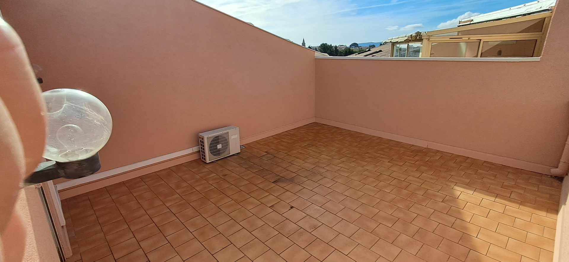 Taras dachowy (solarium) ok. 28 m²