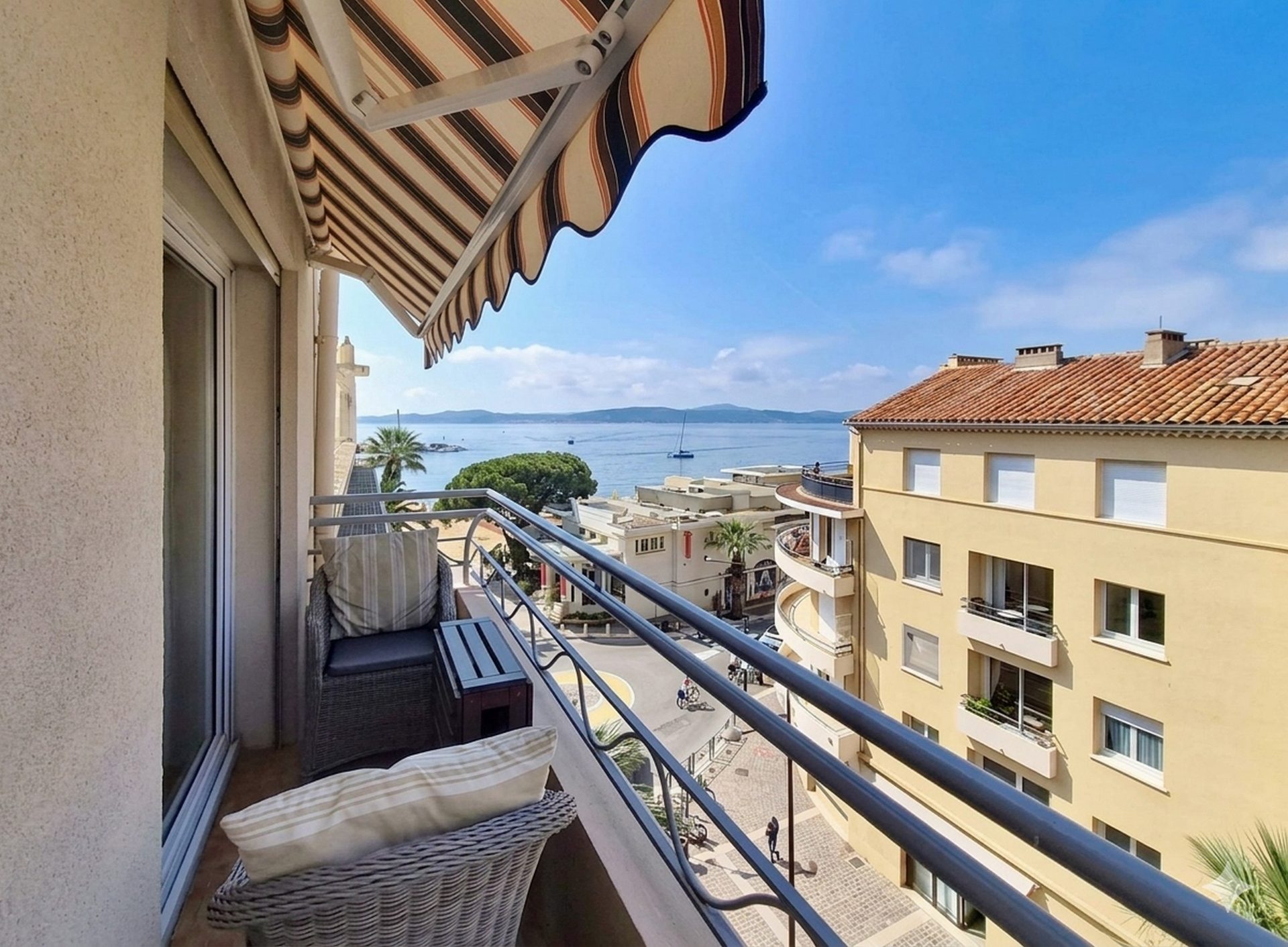 Apartament z widokiem na zatokę Saint-Tropez, Sainte-Maxime