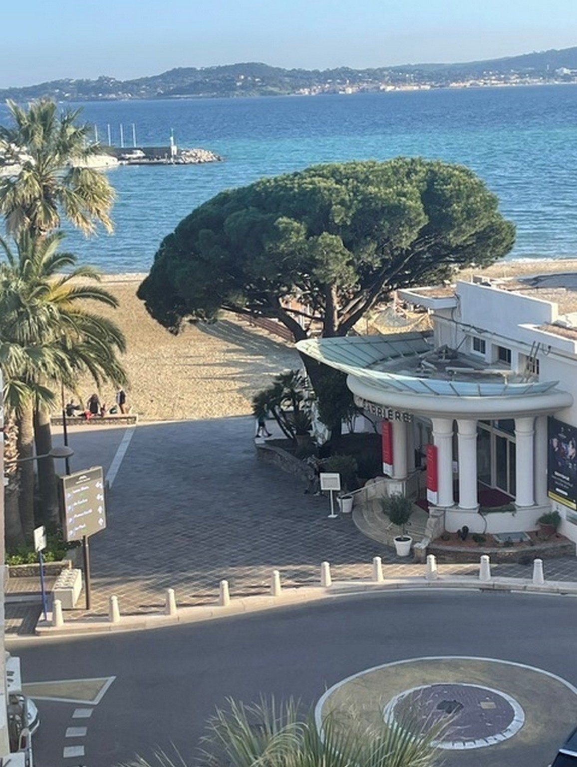 Widok na plażę i centrum Sainte-Maxime